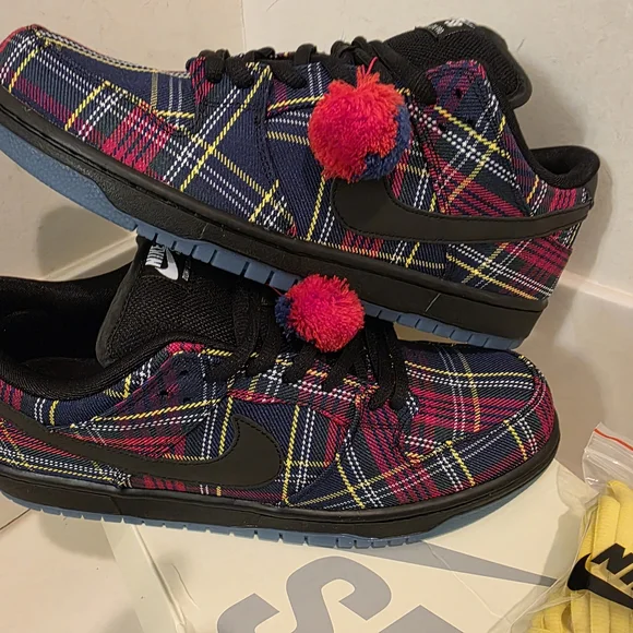 Nike Nardwuar SB Dunk Low Men size 11 New